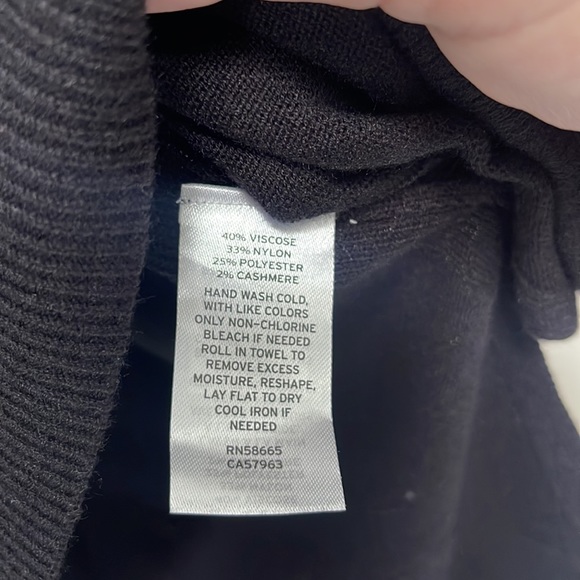 NWT Treasure and Bond lightweight black v neck sweater size XL - Picture 3 of 3